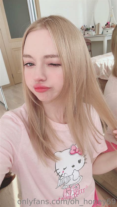 hehe do you like my new hair i think it looks so cute 🥹 by oh honey69 from onlyfans coomer