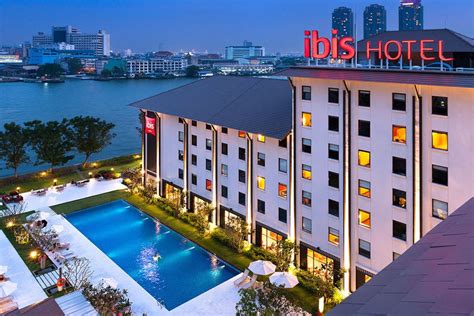 Singapore has a reputation for being a millionaire's playground, but luckily, there are plenty of budget hotels in singapore that don't force visitors to sacrifice convenience or comfort. Bangkok: Budget Hotels in Bangkok: Cheap Hotel Reviews: 10Best
