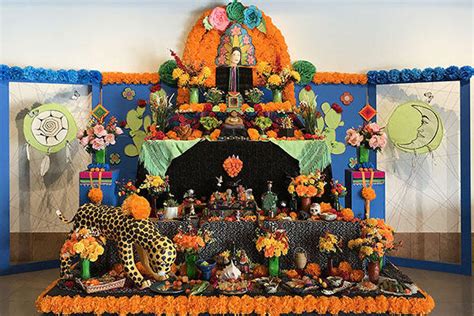 The Art Of Making Day Of The Dead Altars El Arte De Hacer Altares Del