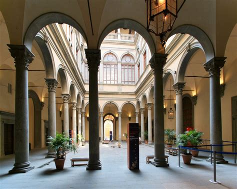 Palazzo strozzi è situato nel centro storico di firenze ed è uno degli esempi più alti dell'architettura rinascimentale. Palazzo Strozzi - Firenze Viva