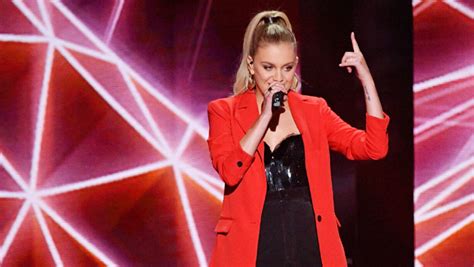 Kelsea Ballerini Doesnt Want To Go To The Club In Relatable New Song