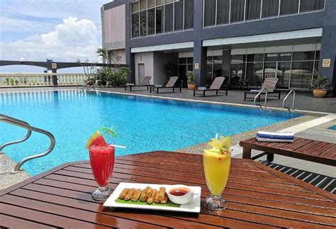 We serve varies delicious foods with good. Hôtel Grand Continental Kuala Terengganu, Kuala Terengganu ...