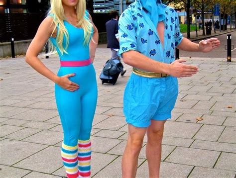Barbie Und Ken Die Beliebten Kindheitshelden Besonders Bei Dem Mädchen Mit Blauer Kleidung