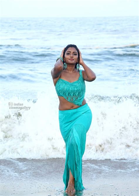 South New Hot Actress Eesha Sexy Wet In Oyee Telugu Movie Cinehub