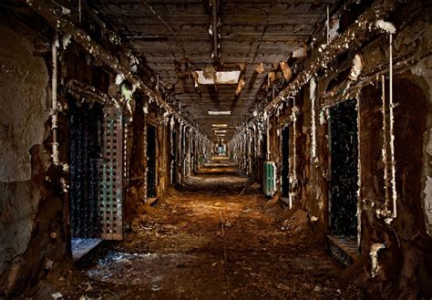 Haunting Images Of Abandoned Holmesburg Prison In Philadelphia Irish