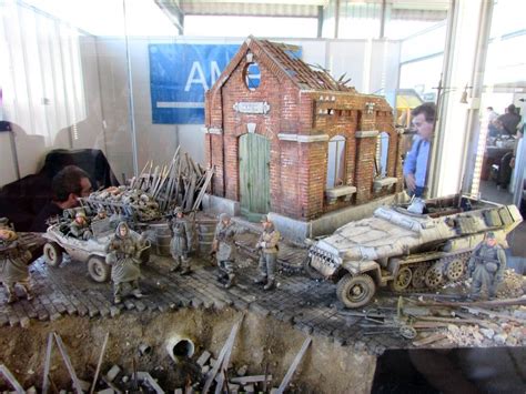 Ww2 dioramas, miniatures, and models. From Model Expo | Military modelling, Diorama, Scale models
