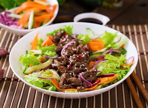 Premium Photo Salad With Beef Teriyaki