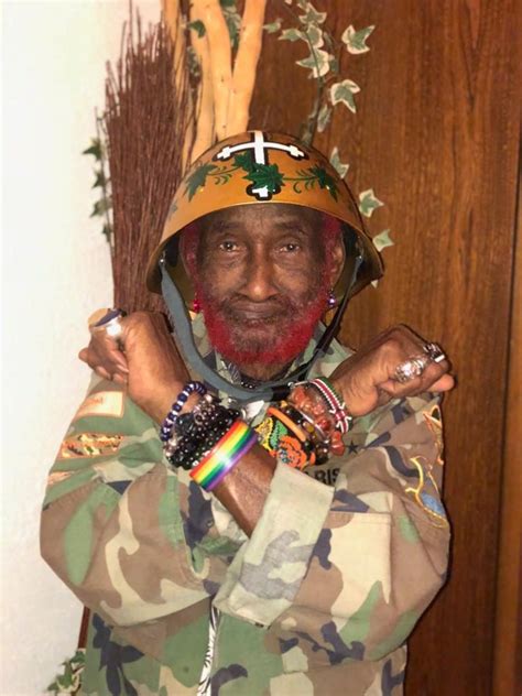 Born rainford hugh perry in march 1936, he was 85 years old. Lee Scratch Perry: You see me walking in the sky? • ALL ...