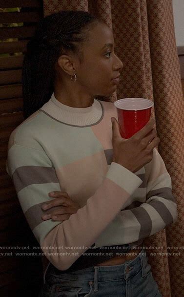 Wornontv Whitneys Stripe And Colorblock Sweater On The Sex Lives Of College Girls Alyah