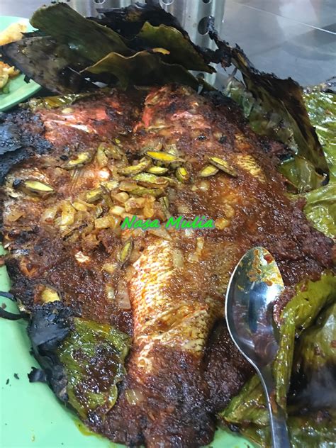 Hidangan ikan yang dibakar, muncul secara universal di berbagai belahan dunia. 10 Best Ikan Bakar Petai Tanjung Lumpur Kuantan Pahang