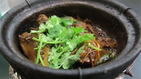 Soak dried shiitake mushroom and dried chillies separately until softened. One of the Best Bak Kut Teh (Dry) That I Have Ever Tasted ...