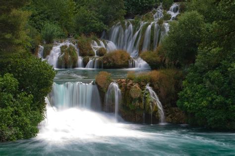 Nur ein kleiner teil des parks unterhalb der. Wasserfall im Nationalpark Krka Foto & Bild | landschaft ...