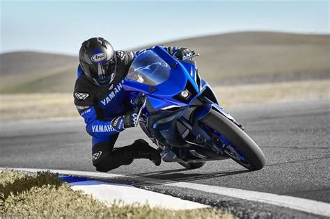 2023 Yamaha Yzf R7 Supersport Motorcycle Photo Picture