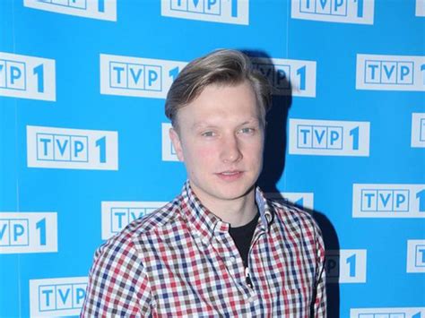 Jakub wesołowski odcisnął swoją dłoń w alei gwiazd w międzyzdrojach. Ruszyły zdjęcia do serialu Komisarz Aleks - Super Express