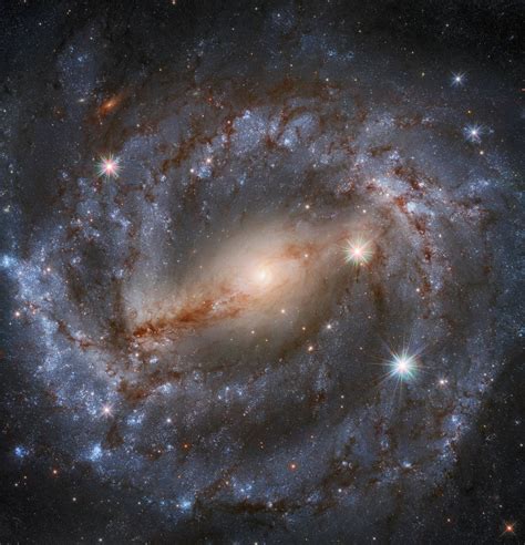 Hubble Observes Grand Design Spiral Galaxy Ngc 5643 Astronomy Sci