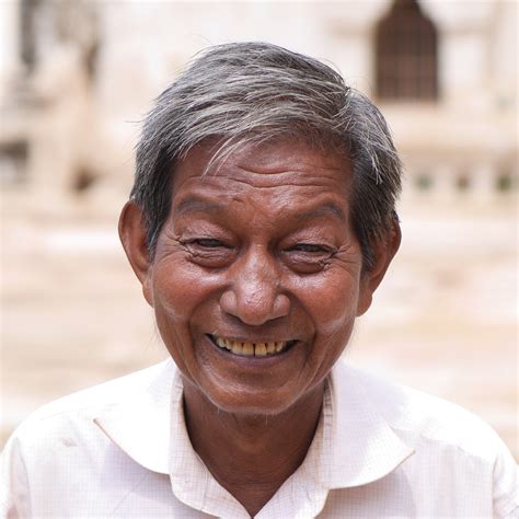 무료 이미지 남자 사람들 머리 늙은 남성 초상화 인간의 표정 헤어 스타일 미소 웃음 고령자 닫다 쾌활한 얼굴 행복 감정 미얀마 버마