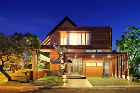 Indonesia Luxury Homes Living Large On A Small Site Modern House Designs