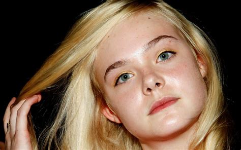 Elle Fanning Hd Wallpapers Pictures Images