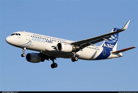 F Wwba Airbus A320 111 Airbus Industrie Selzere Christophe