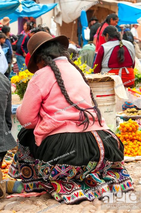 Peruvian Woman In Pisac Market Pisac Cusco Perú Andes South