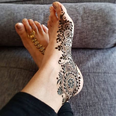 8 Fresh And Stunning Foot Mehndi Designs For The Modern Brides
