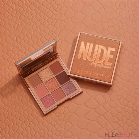 Huda Beauty Nude Medium Obsession Palette