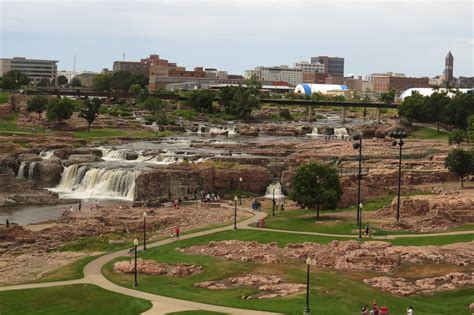 Nomadic Newfies Falls Park Sioux Falls