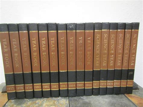1977 1986 WORLD BOOK ENCYCLOPEDIAS Year Books and 1977