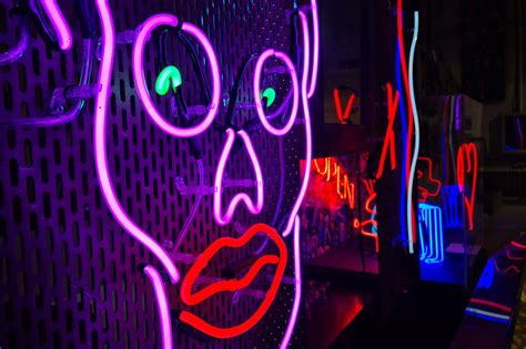 lippy skull neon sign neon creations