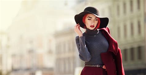 The simplest hairstyle to wear with your hat is a straight hairstyle. How To Wear A Hat With Short Hair - Useful Tips For A ...