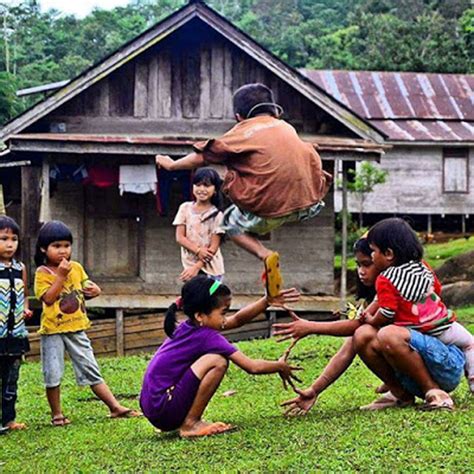 9 Permainan Daerah yang Bikin Kamu Nostalgia dengan Masa Kecil