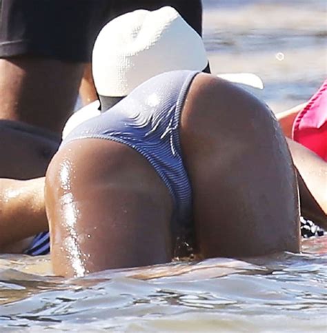 Kylie Jenner Nude Leak Tubezzz Porn Photos