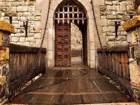 Medieval Drawbridge National Geographic Doors Of Note Medieval Castle Castle Medieval