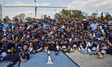 Equipo de americano Lobos BUAP campeón de la liga de la OFAMO El Heraldo de Puebla