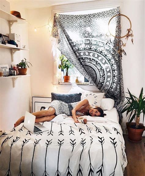 Pinterest Bellaxlovee ☾ Tapestry Bedroom Small Room Bedroom