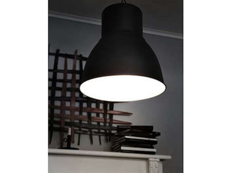 It won't come as a surprise that the design of the lamps from the hektar series nods to the look of industrial lighting. Hektar Pendant Lamp