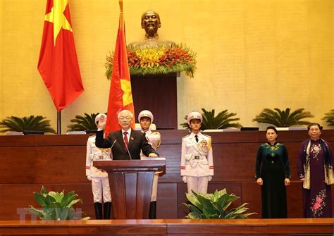Trong thời gian giữ cương vị phó bí thư đảng ủy, tư lệnh quân chủng hải quân, ông nguyễn văn hiến chịu trách nhiệm về những vi phạm, khuyết điểm nghiêm trọng của ban thường vụ đảng ủy quân chủng hải. Hình ảnh Chủ tịch nước Nguyễn Phú Trọng tuyên thệ nhậm ...