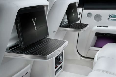 Keindahan Interior Rolls Royce Ghost Yang Mengagumkan Avada Construction