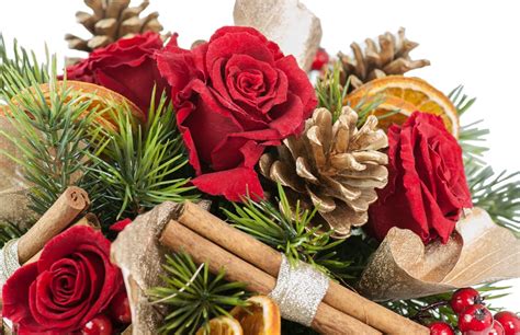 Choose from our specially selected festive bouquets for the ideal gift this christmas. Christmas centerpiece in a box | Preserved Floral ...