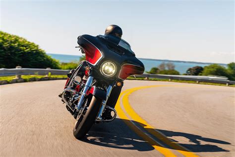 2021 Harley-Davidson CVO Street Glide First Look (5 Fast Facts + Photos)