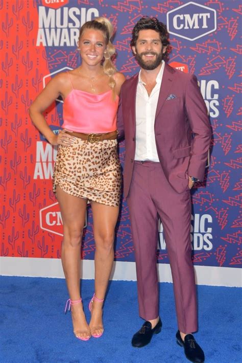 thomas rhett defends wife lauren akins from hateful comments you should be ashamed