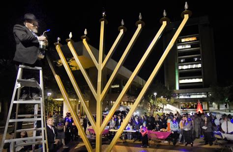 Annual Giant Menorah Lighting At Texas Aandm Marks Start Of Hanukkah