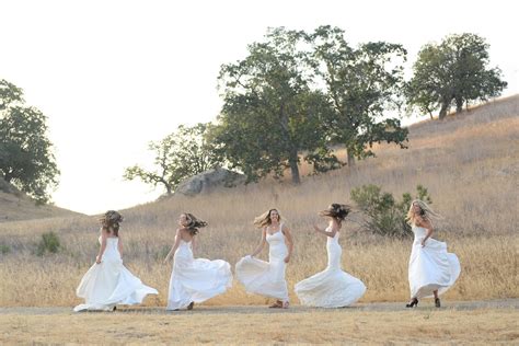 This Sister Wedding Dress Shoot Is The Cutest Idea Ever Cousin Photo