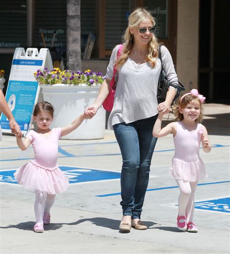 Sarah Michelle Gellar Charlotte Prinze Pregnant Sarah Michelle Gellar Taking Her Daughter To