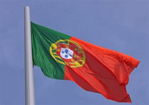 Passaram a ser chamar desta maneira na década de 1950. Bandeira de Portugal: história e significado