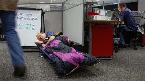 Getting Zzzs At Work The Best Ways To Nap At Work Cubicle Therapy