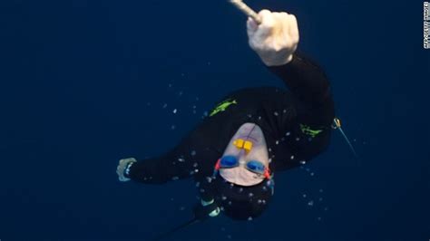 Facing The Abyss Freedivers Take On Deadly Depths In Extreme Sport CNN