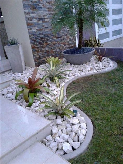 20 Small Front Yard Landscaping Ideas With Rocks Magzhouse