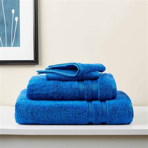 Decorate your bathroom with a plush set of bath towels. Mainstays Performance Solid 6-Piece Bath Towel Set ...