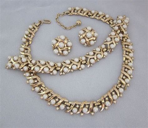 Trifari Pearl And Rhinestone Necklace Set Collar Necklace Etsy